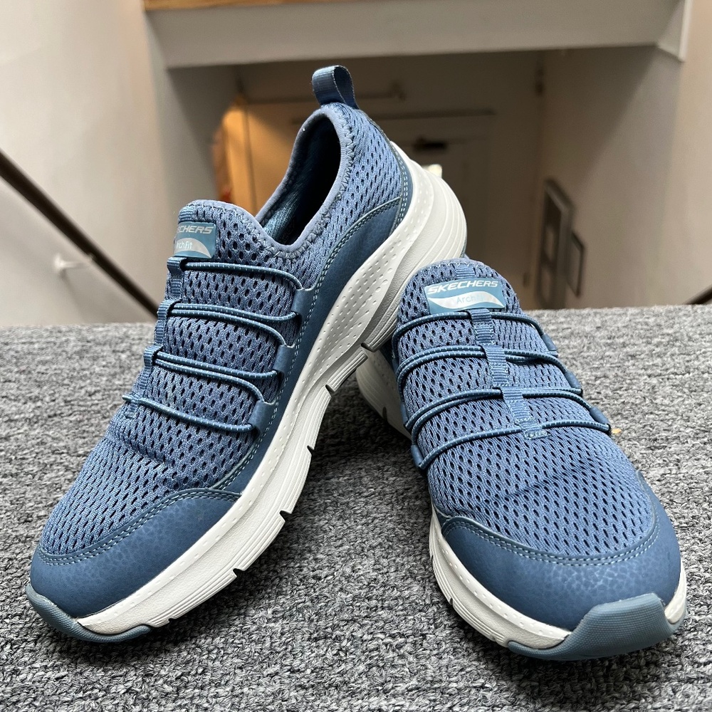 🌸 SKECHERS Arch Fit sneakers Women’s blue Athletic Shoes